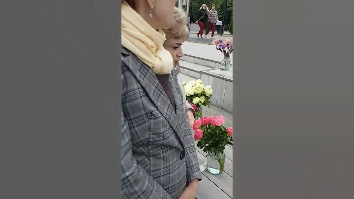 230603 Цветы, выставка пионы ирисы Детский парк река Орлик плотина Богоявленский собор город Орёл г