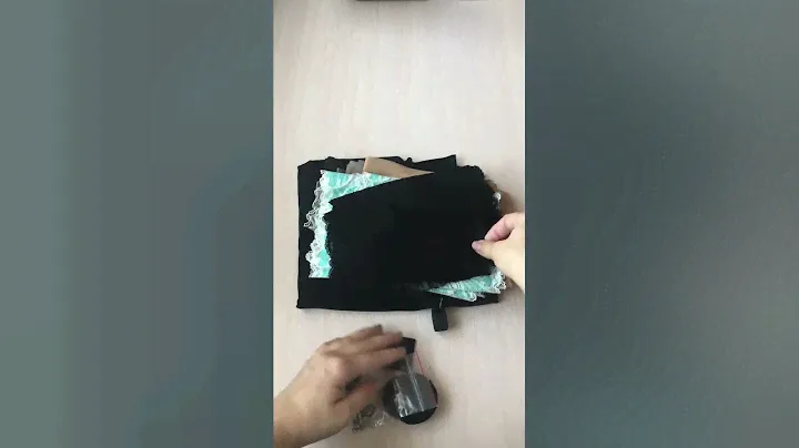 Покупка кружева, ткани и фурнитуры для пошива нижнего белья.